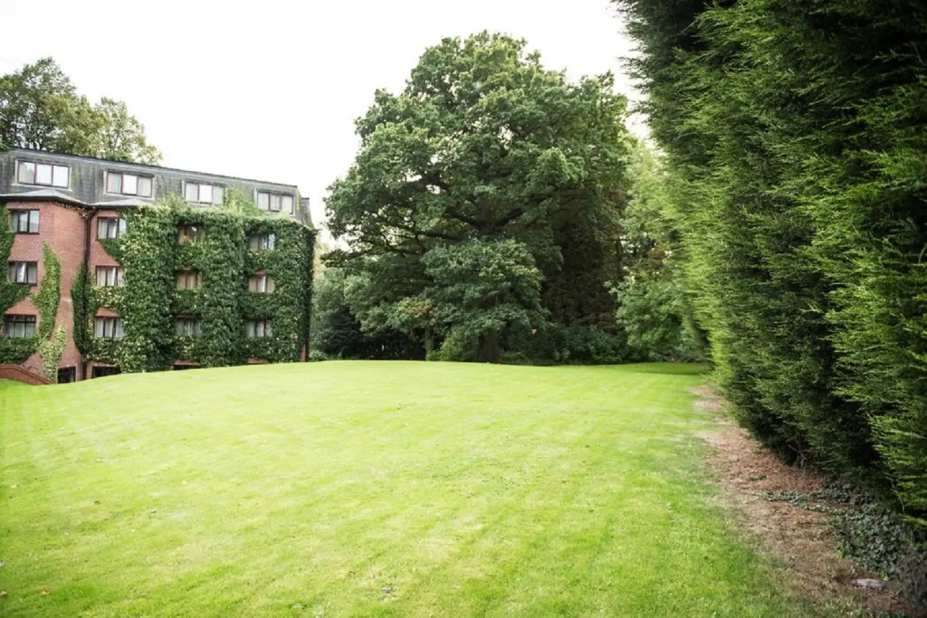 Bredbury Hall