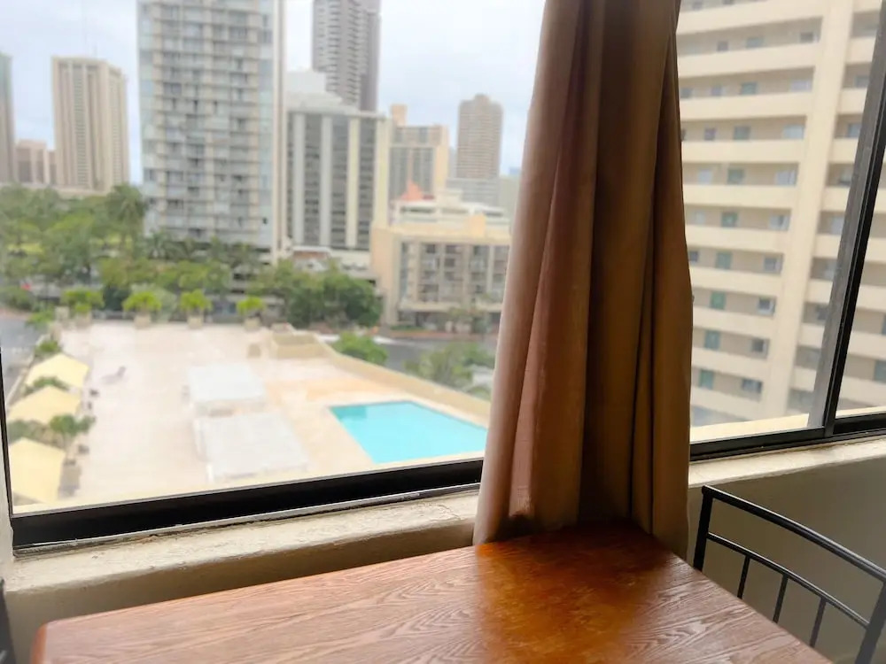 Hawaiian Monarch 1105 Condo by Redawning