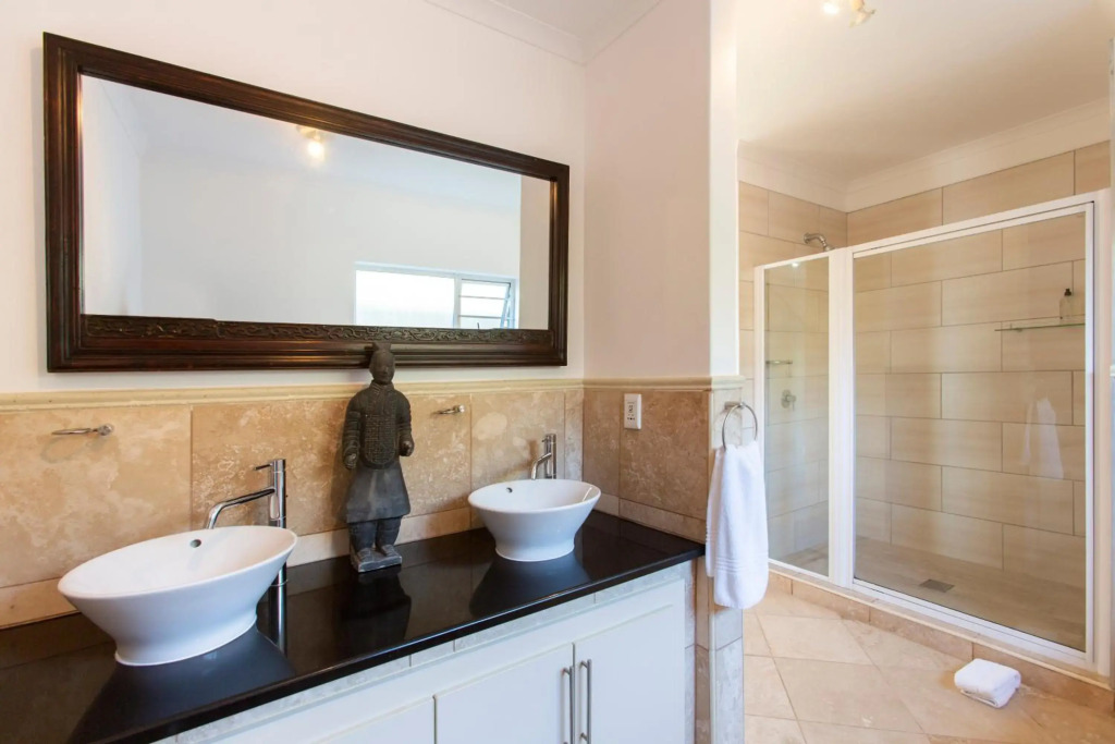 Infinity Blue Luxury Accommodation