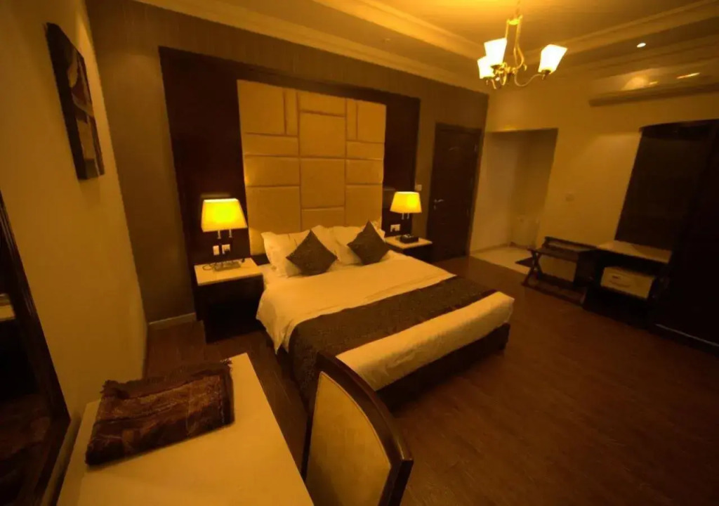 Rose Palace Hotel Suites