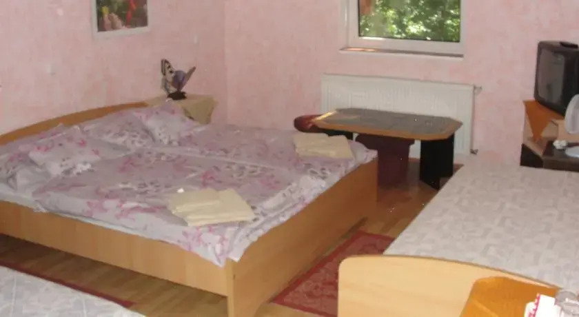Tiszacsegei Halászcsárda és Panzió