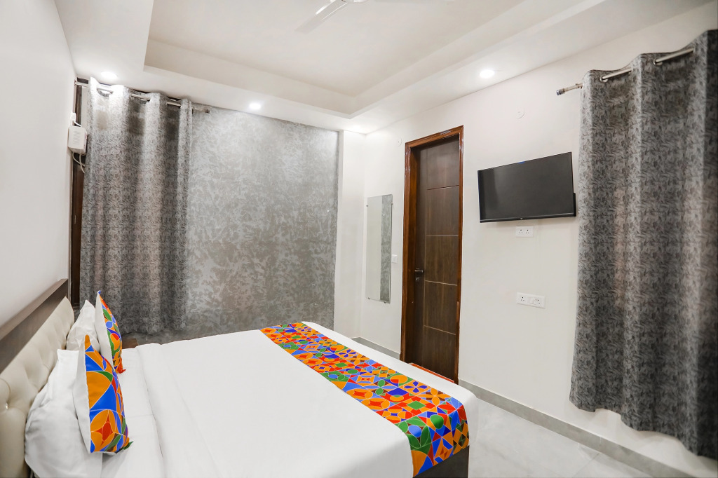 FabHotel Signature Inn I