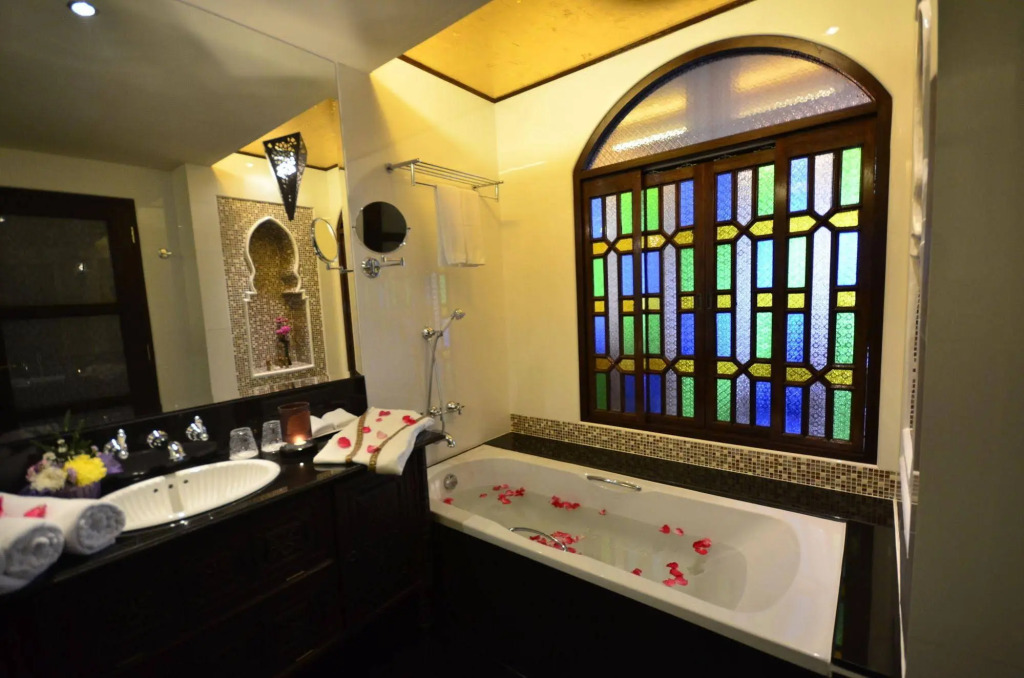 SHEIK ISTANA HOTEL CHIANGMAl