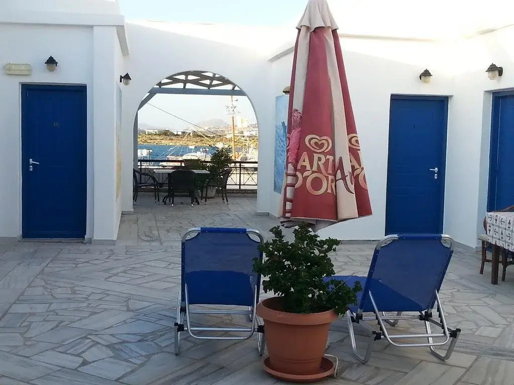 Akrogiali Studios & Rooms