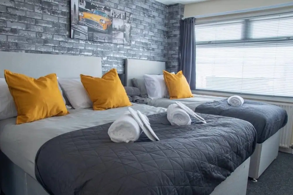 New Cross Mews 4 Bedroom 2 Bathrooms Fast Wifi Parking Sleeps up to 12