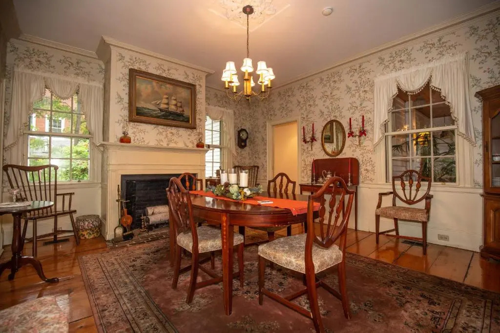 Clark Currier Inn