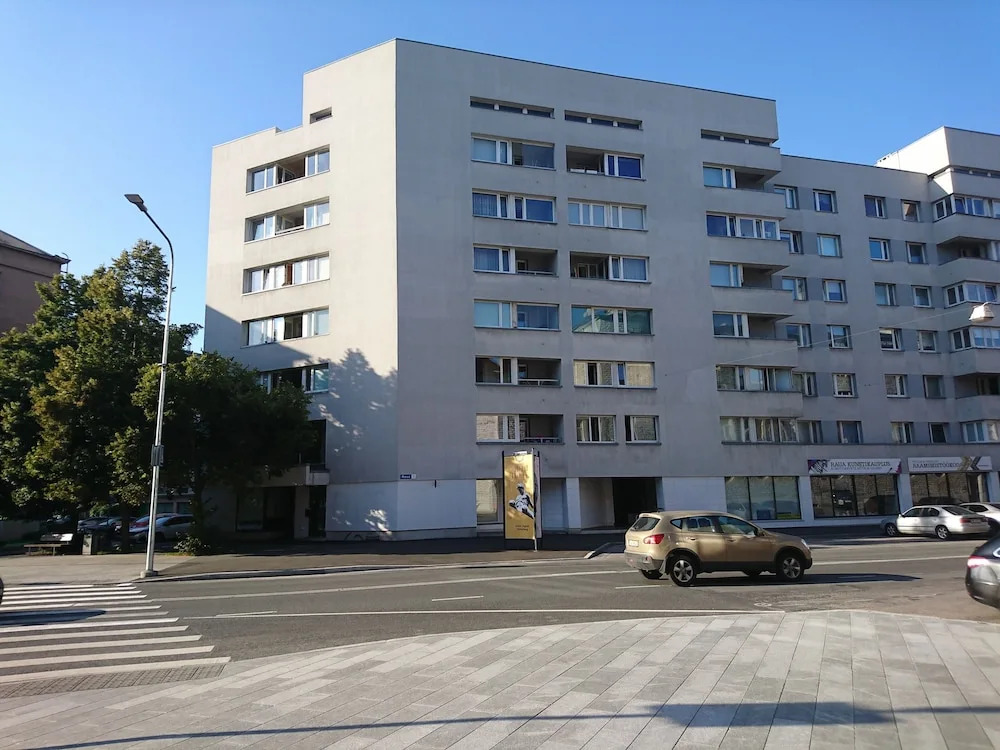 Апартаменты в центре с балконом, ул. Рауа
