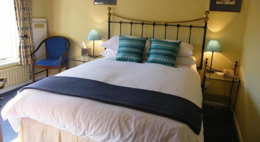 Tumbling Weir Hotel