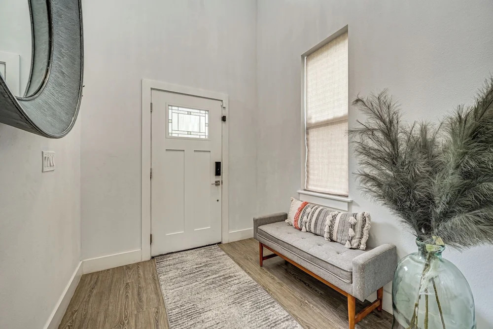 3 Mi to Usf: Dog-friendly Home w/ Large Yard
