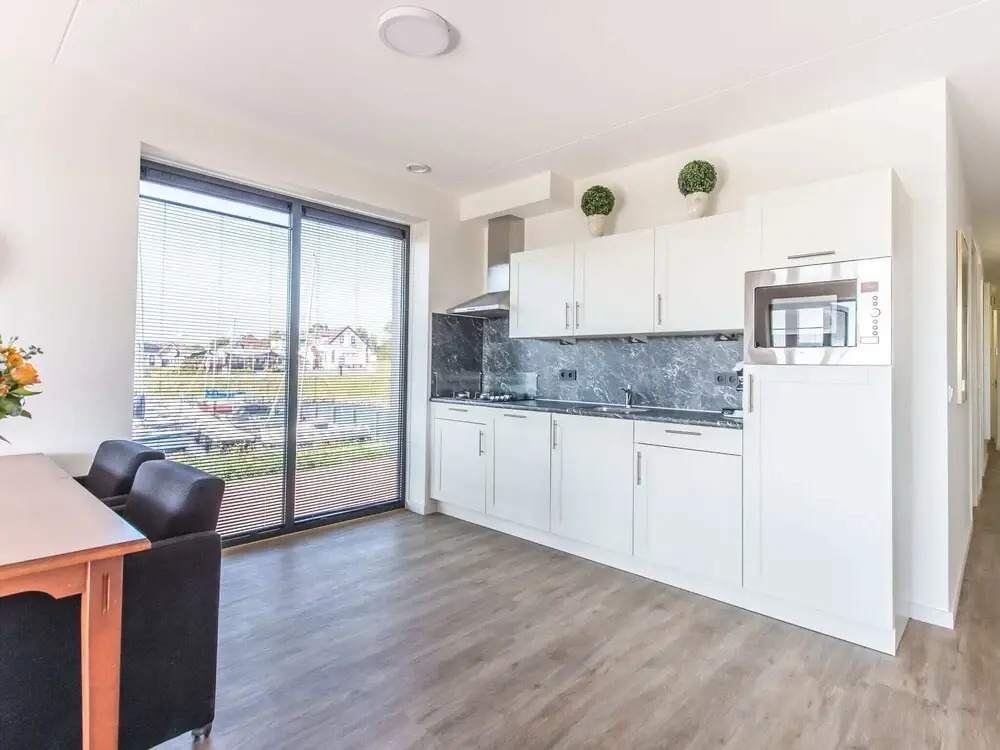Beautiful apartment with beautiful views of the lively marina