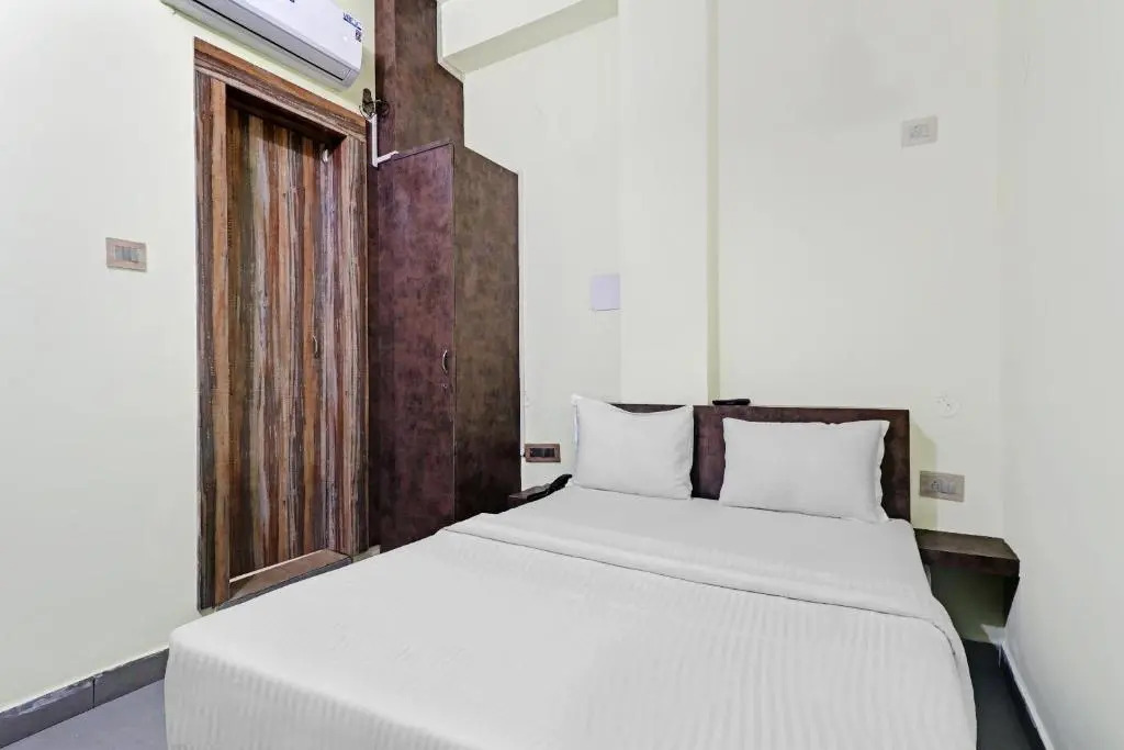 Collection O 81497 Hotel Dhruv Tara Inn