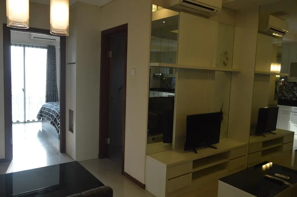 Roomku at Bassura City Apartment