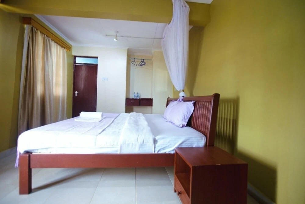 Everest House Hotel
