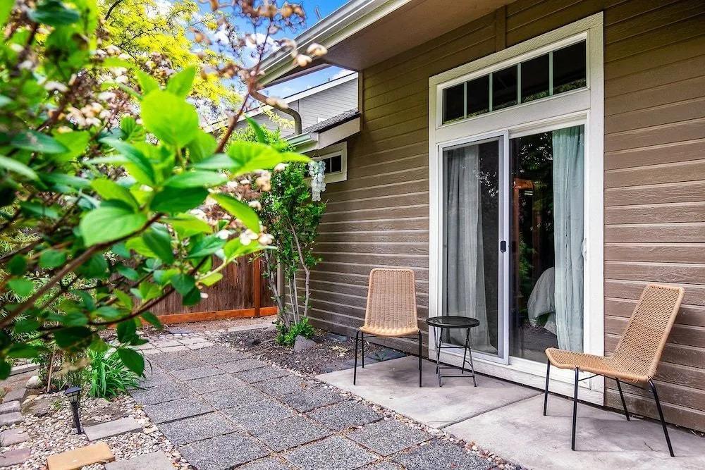 Heart Of Meridian Home Just Mins From The Village