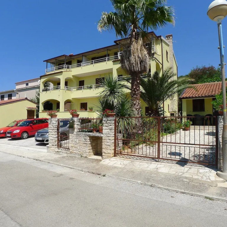 Four Person Apartment With One Bedroom Located Near Beach