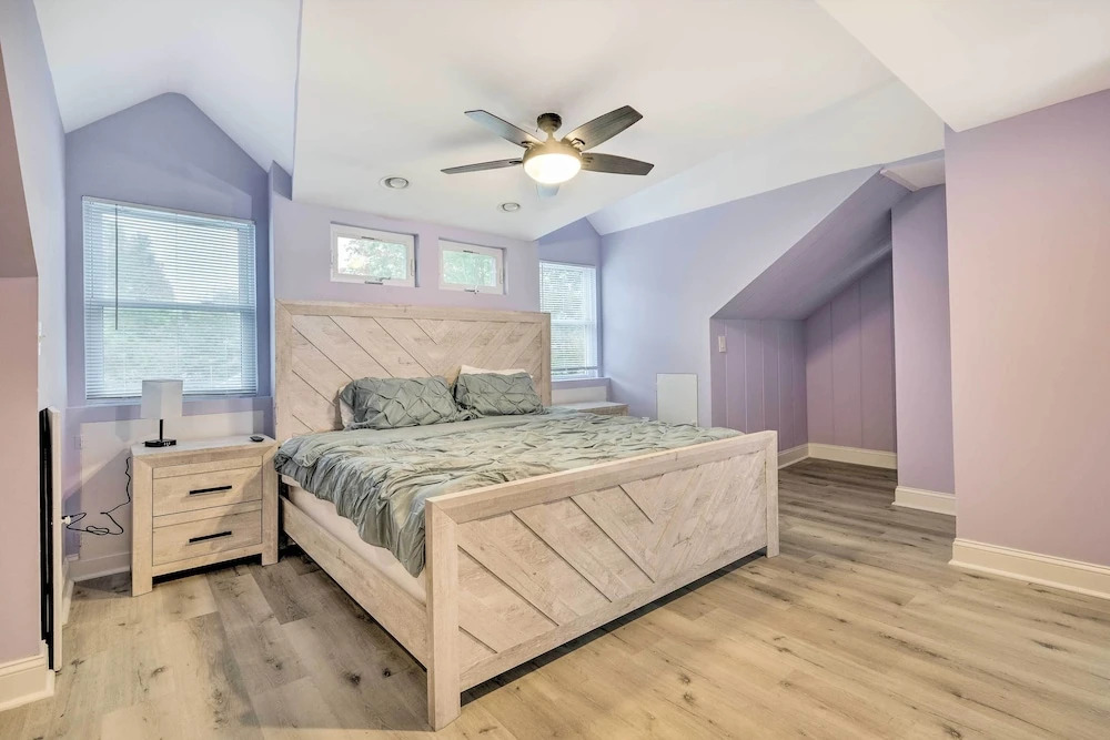 Updated North Beach Cottage: Pet Friendly!