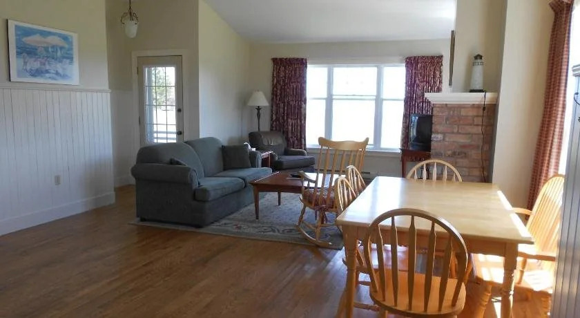 Shaws Hotel & Cottages