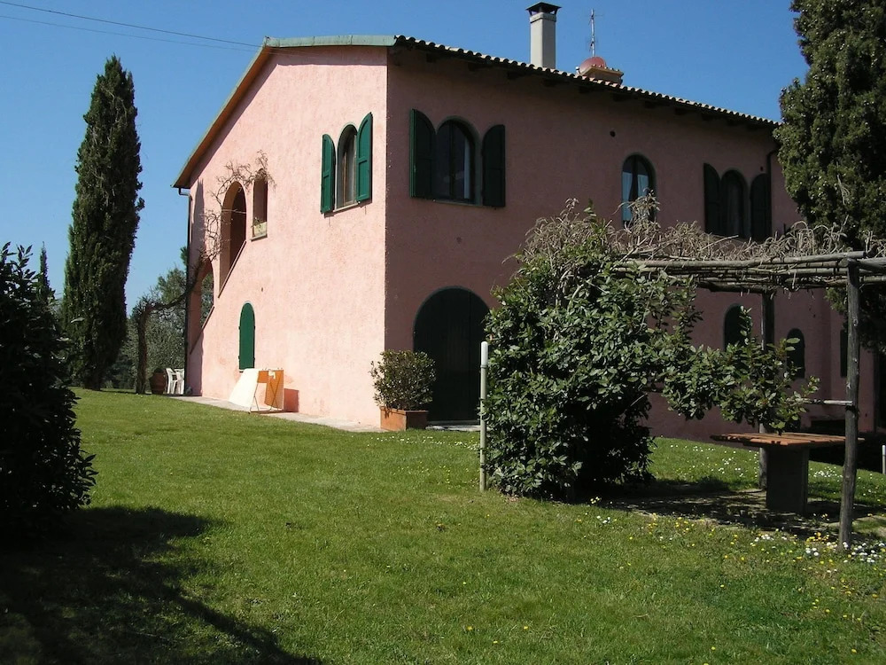 Majestic Farmhouse in San Vivaldo with Swimming Pool