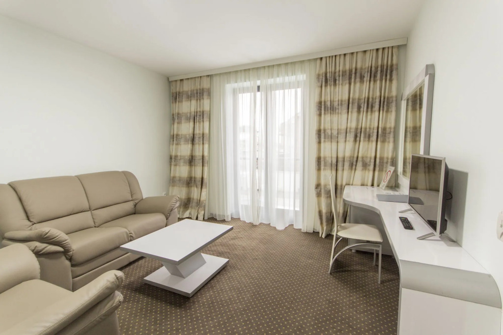 Отель Hollywoodland Wellness & Aquapark
