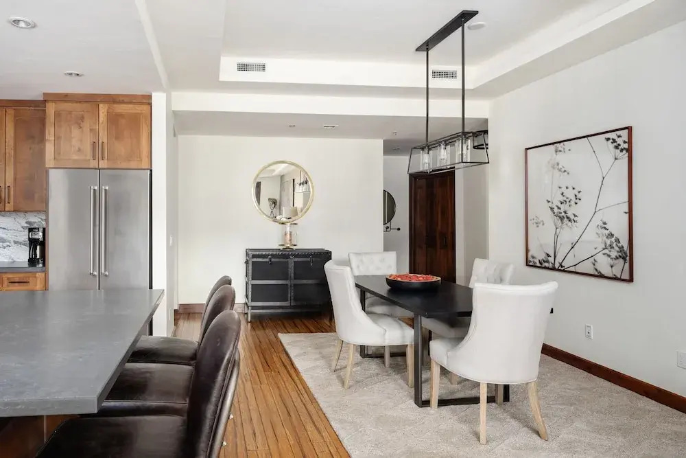 Luxury 4BDR Residence steps from Heavenly Village condo