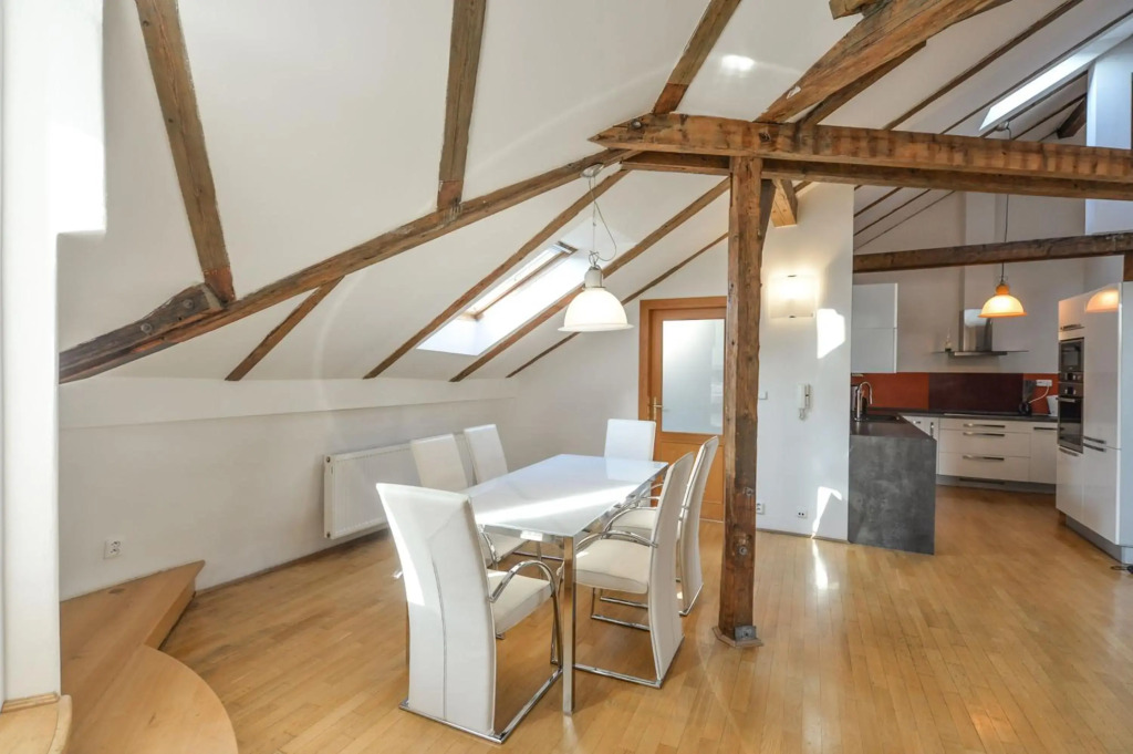 Charles Bridge Hostel & Apartments
