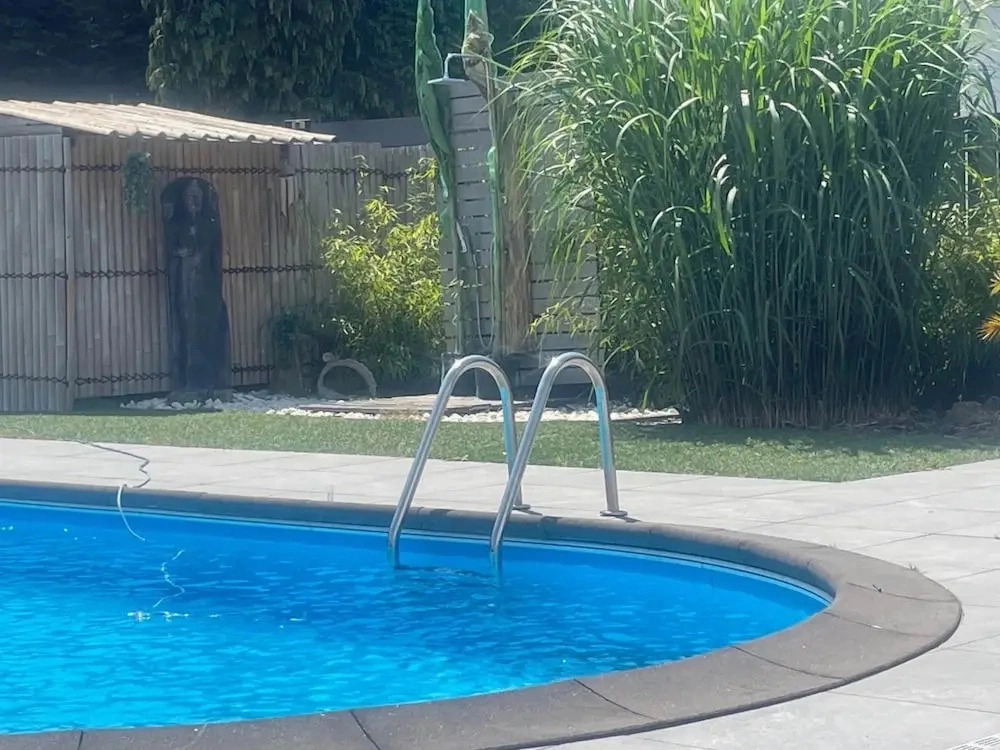 Enigma Lounge Chalet With Swimming Pool