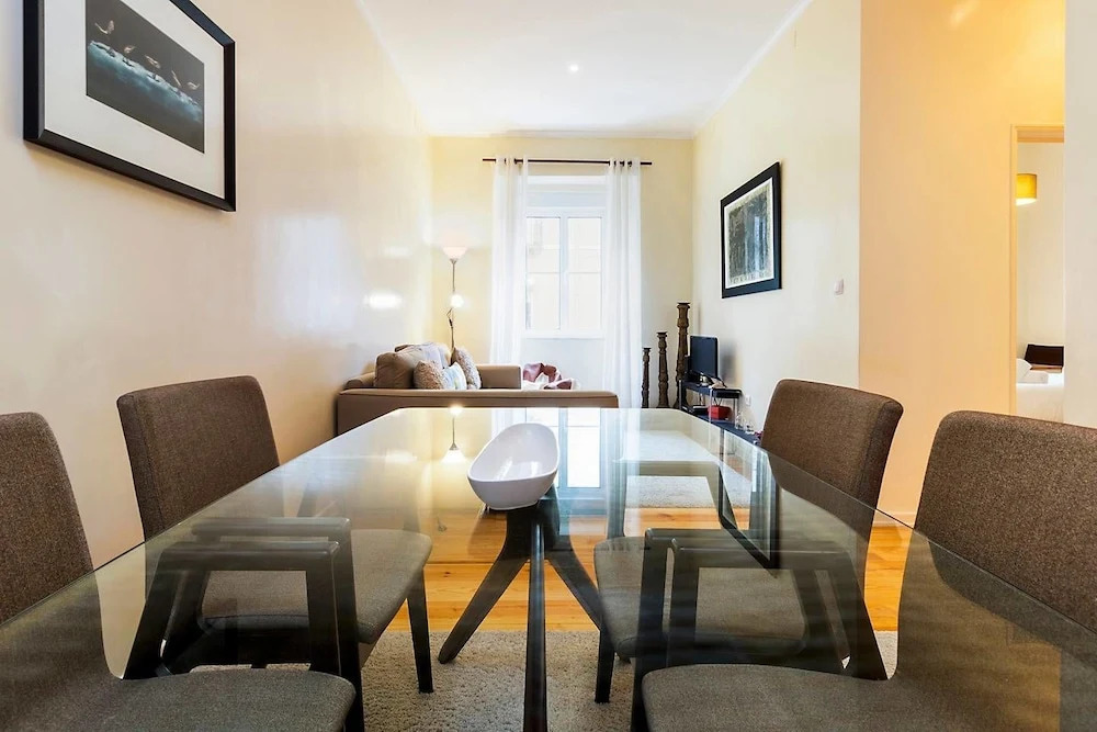 Spacious & Modern Flat in the heart of Lisbon