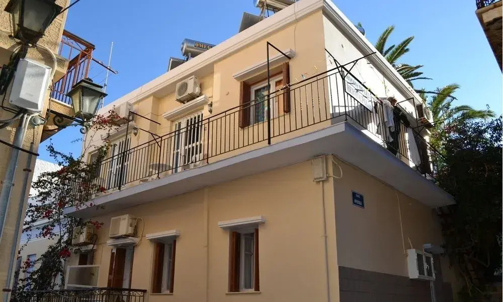 HERMOUPOLI ROOMS