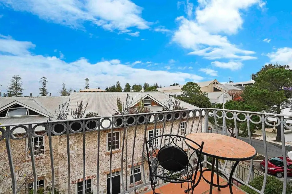 Fremantle Port Mill Bed & Breakfast - Unique Accommodation