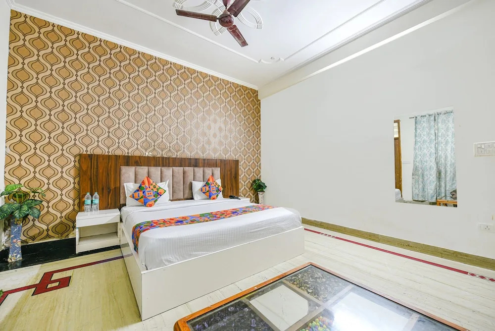 Fabexpress Winsome Inn