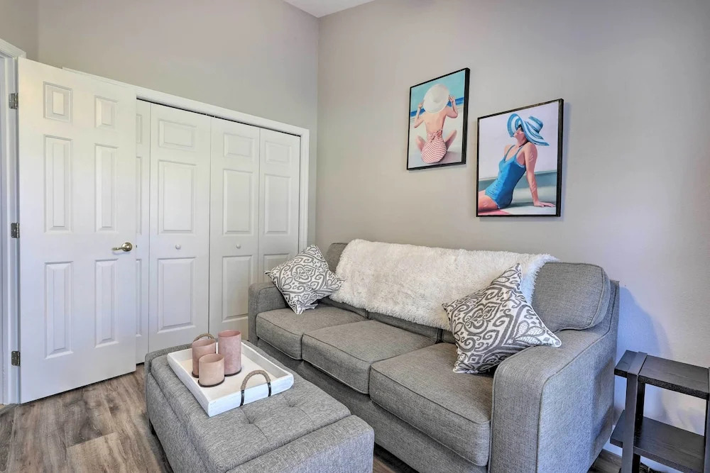Dog-friendly Lake Home w/ Dock ~ 25 Mi to Disney!