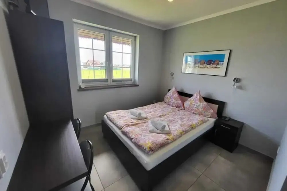 Comfortable Ground Floor Apartment, Summer Pool