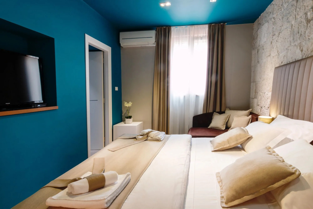 Riva Luxury Rooms