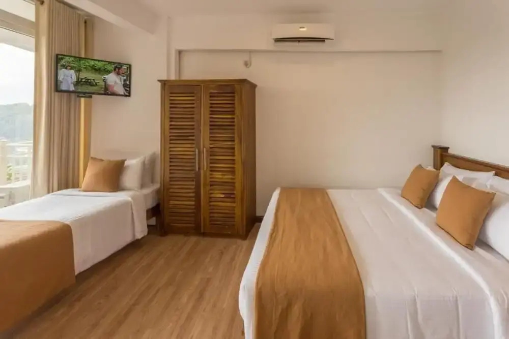 360 Lake View Hotel