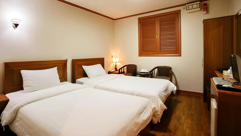 Noble Hotel