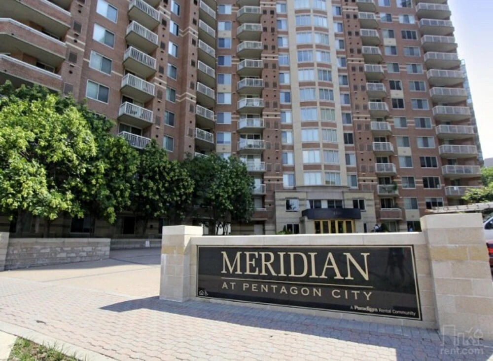 Luxury Apartments at Pentagon City center