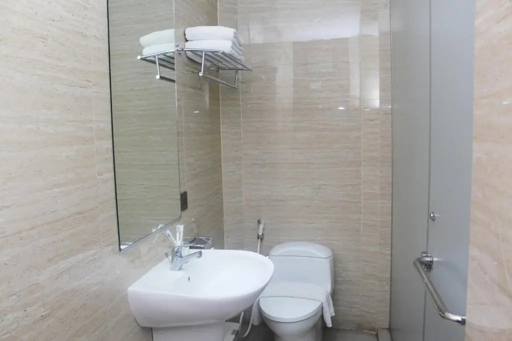 Thongs Inn - KNO Kualanamu Transit Hotel