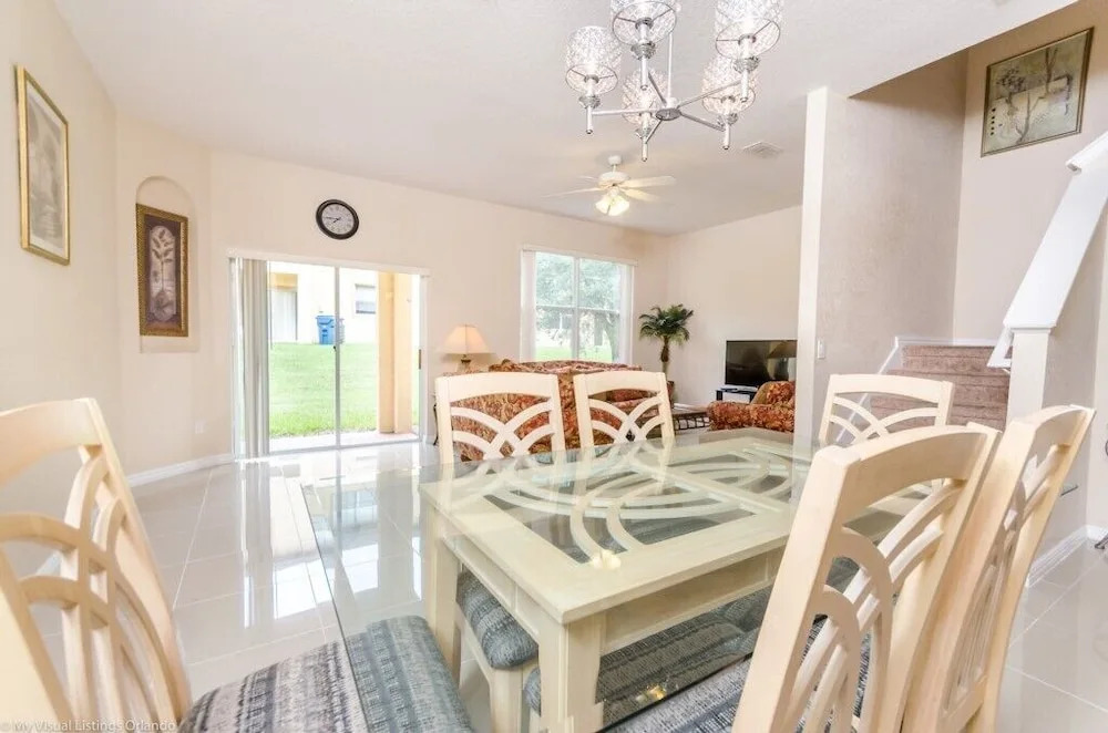 734lam 3 Bedroom Townhouse