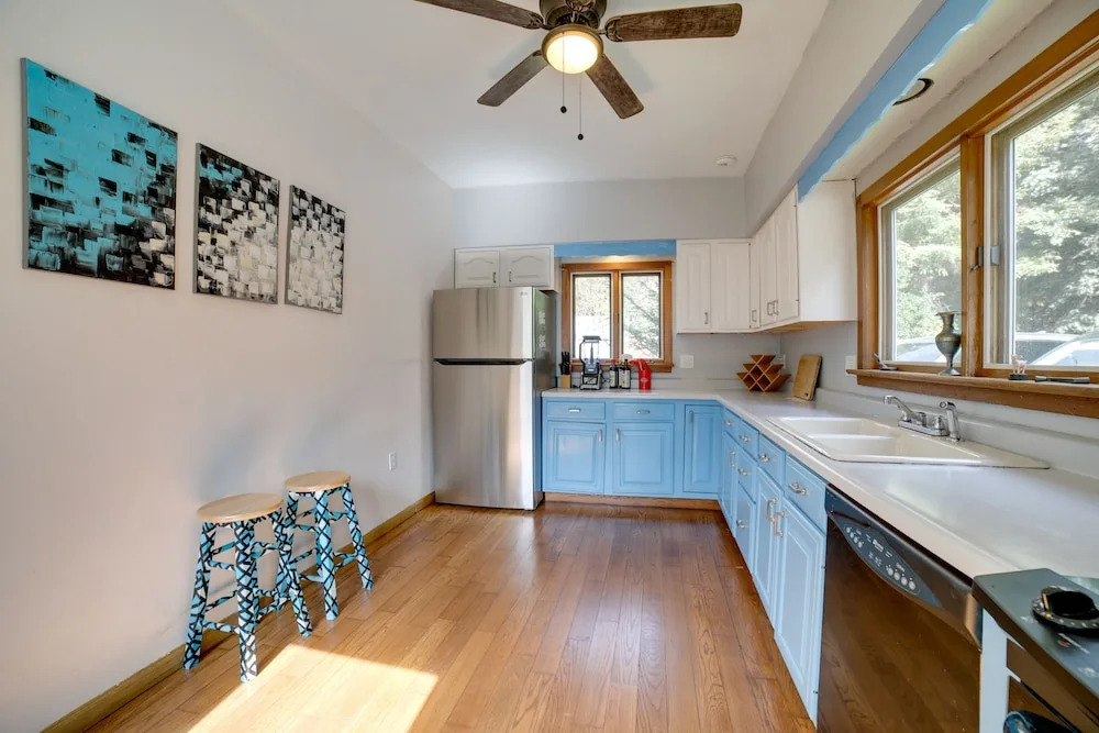 Charming Pittsburgh Home ~ 2 Mi to Downtown