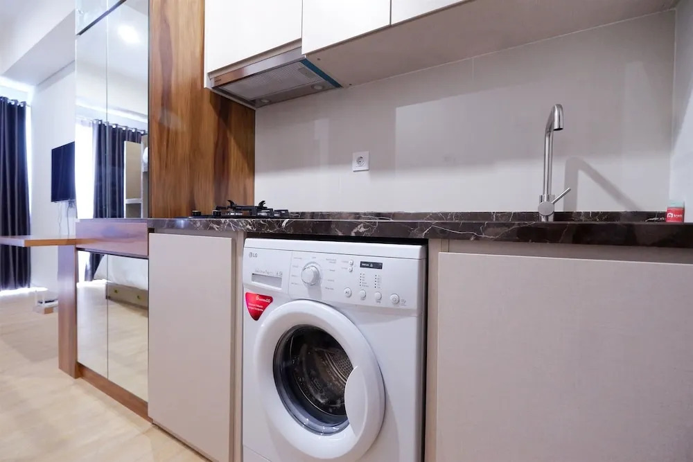 Strategic Location Studio Puri Mansion Apartment