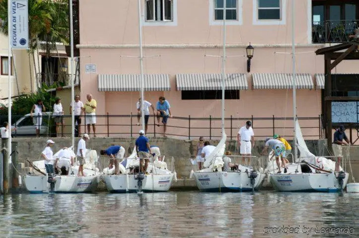 Sailing House La Marina