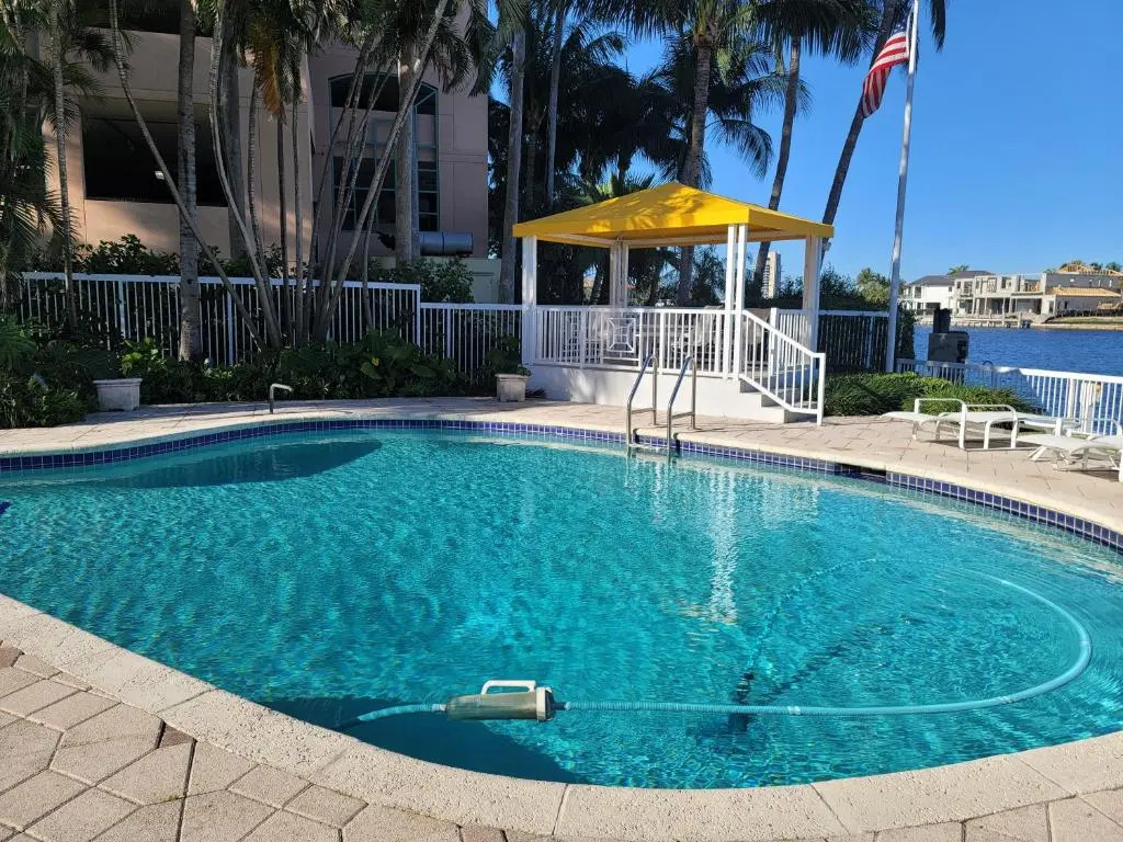 Waterfront Studio- Pool, Beach, Intercostal-5