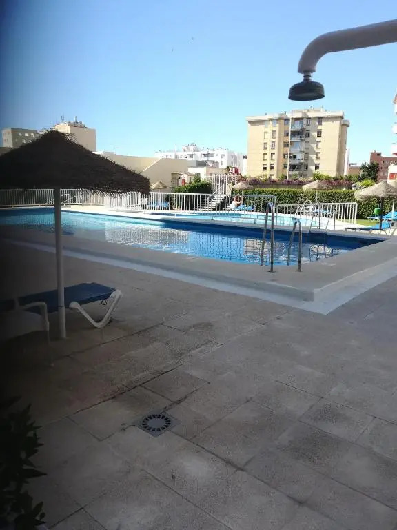 2 Dormitorios, 5 personas, Piscinas, 10 min Playa, Plaza La Nogalera