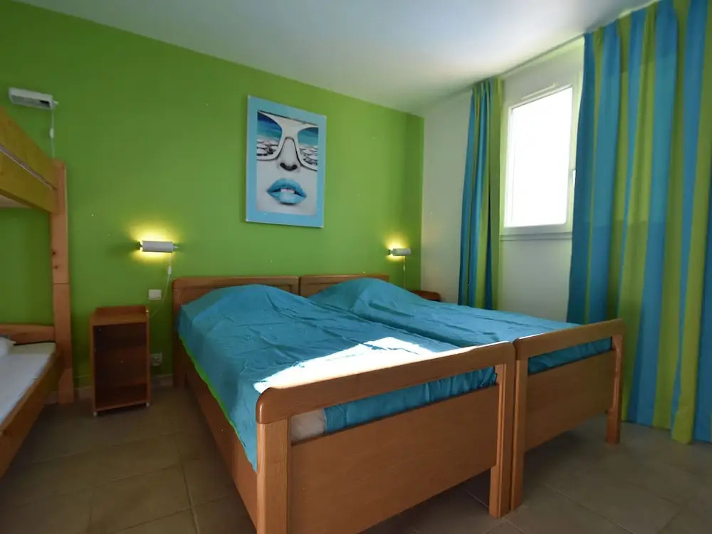 Air-conditioned villa with heated pool, guesthouse and stunning views