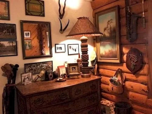 Lucky Tree Cabin