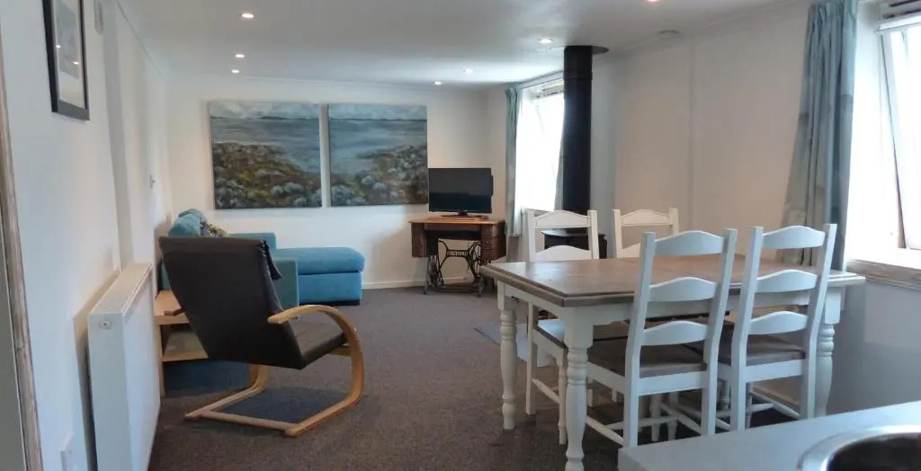 Relax in a 1 Bedroom Apartment near a country Pub