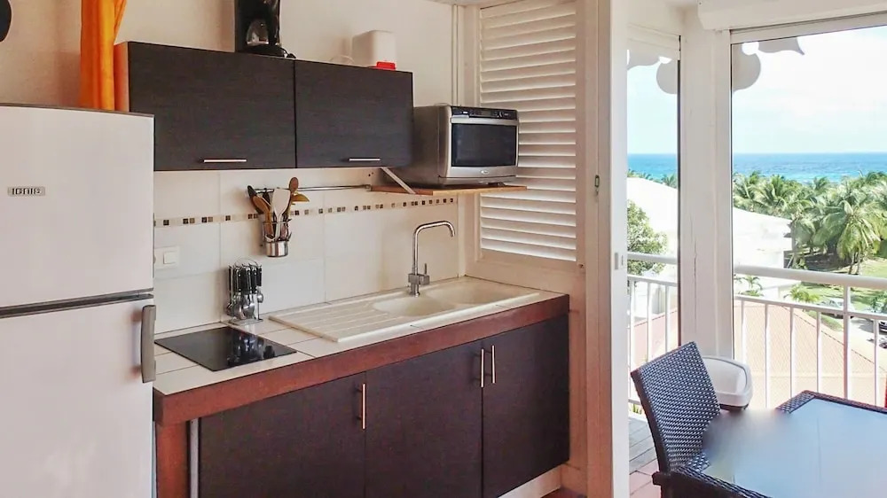 Apartment With one Bedroom in Saint-françois, With Wonderful sea View,