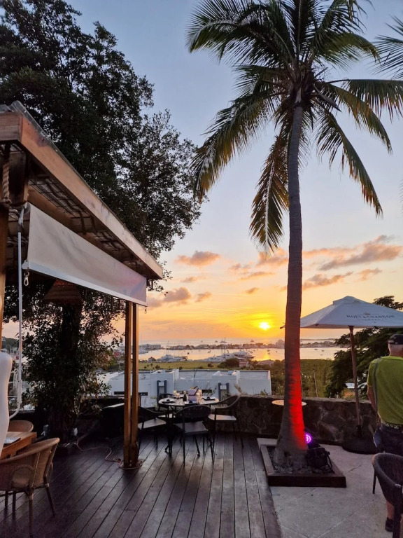 OASIS Apartments Simpson Bay