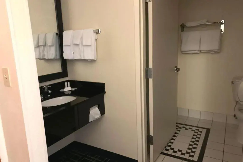 Country Inn & Suites by Radisson, Fayetteville I-95, NC