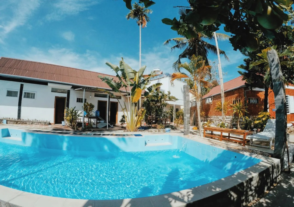 Sea Lavie Hostel